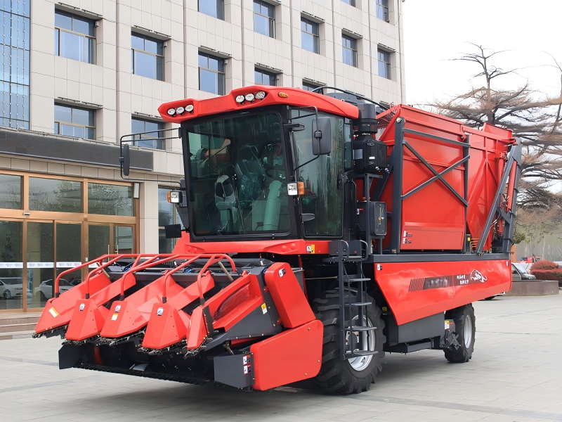 Self-propelled Corn Harvesting Machine-1